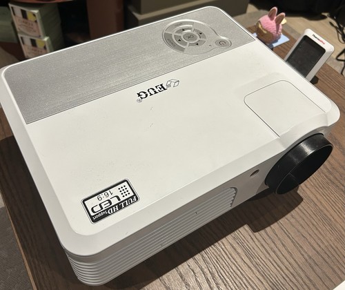Eug high resolution projector - high,