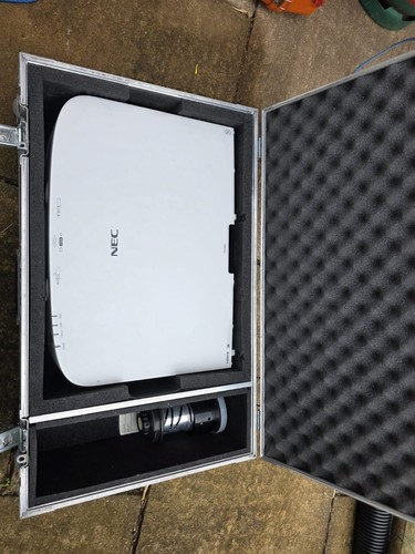 Nec pa550u with np12zl - nec,