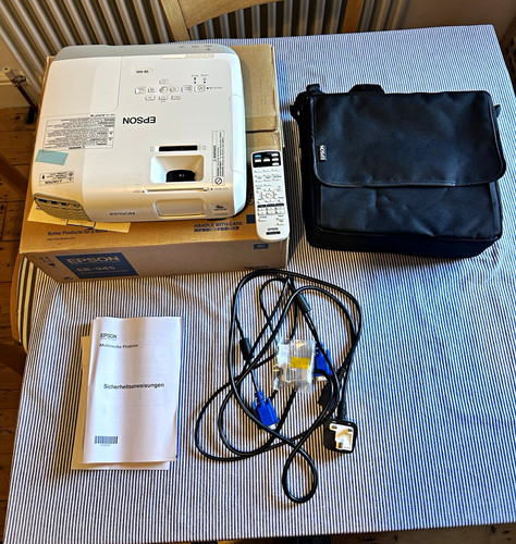 Epson 945 3lcd projector - epson,
