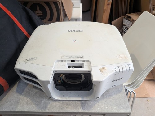 Epson g7000w pro - eb-g7000w,