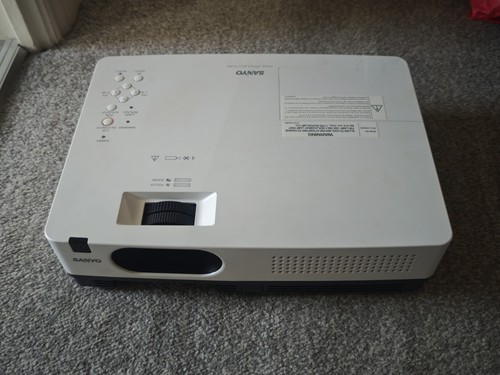 Sanyo plc xw200 xga - plc-xw200, projector