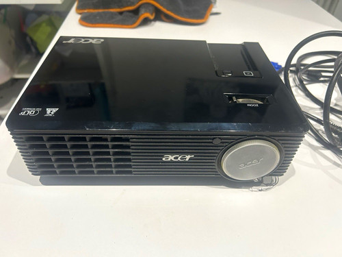 Acer x110 dlp projector 2700 - dlp,